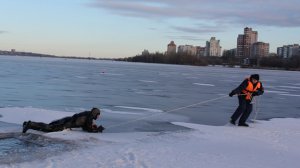 Рыбалка зимой. Спасение провалившихся под лед